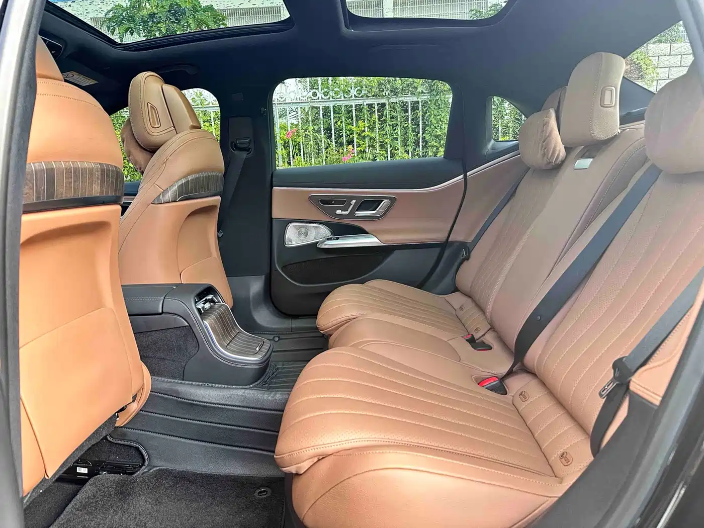 Mercedes-Benz E-Class 2024 Model E 300 L Luxury фото 7