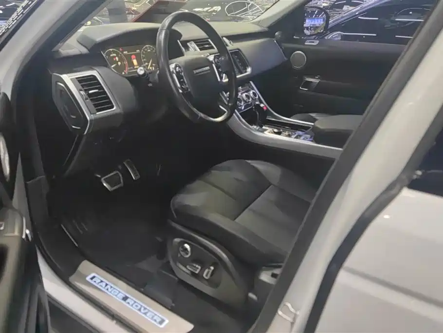 Land Rover Range Rover Sport 2016 3.0 SDV6 HSE фото 9