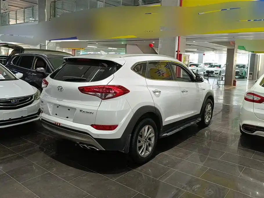 Hyundai Tucson 2015 1.6T Dual Clutch 2WD Smart фото 3