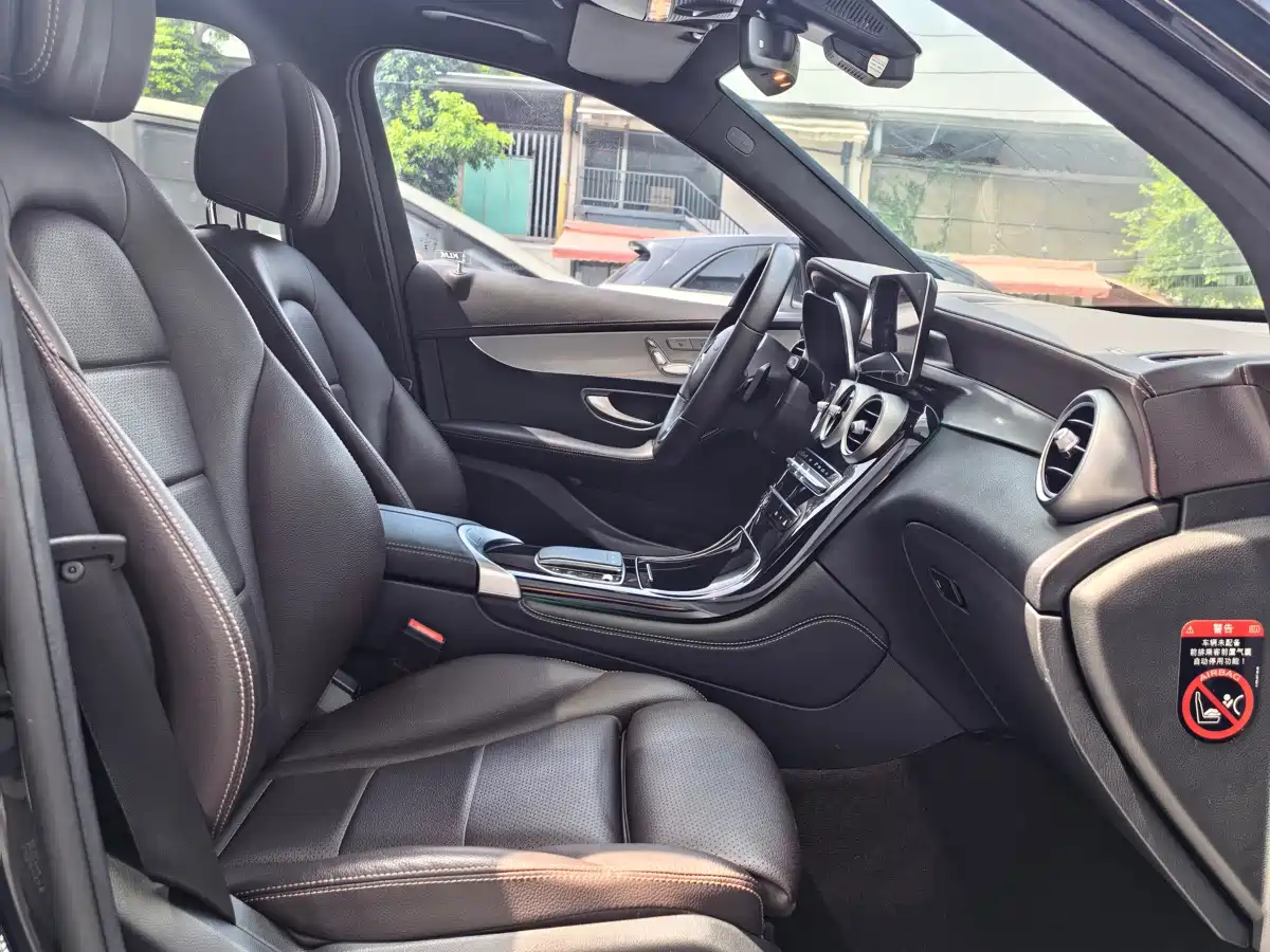 Mercedes-Benz GLC 2021 GLC 260 L 4MATIC Sporty фото 6