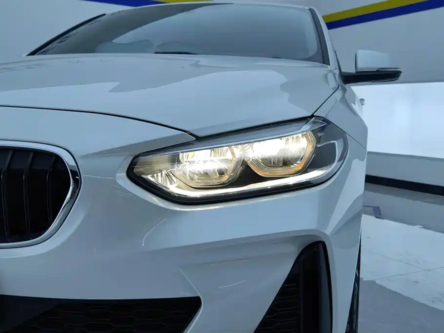 BMW 1 Series 2022 120i M Sport фото 3