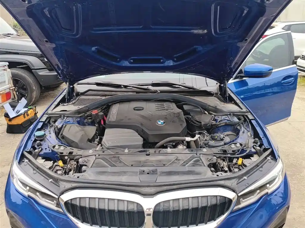 BMW 3-SERIES