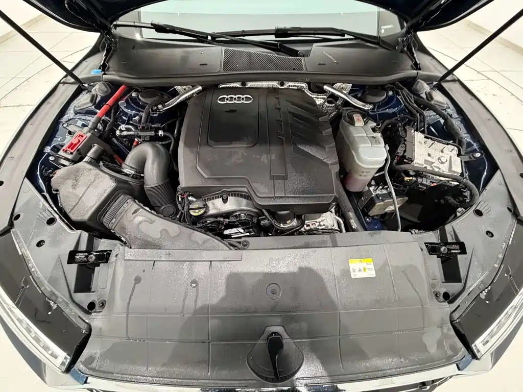 Фото 12 - Audi A7L