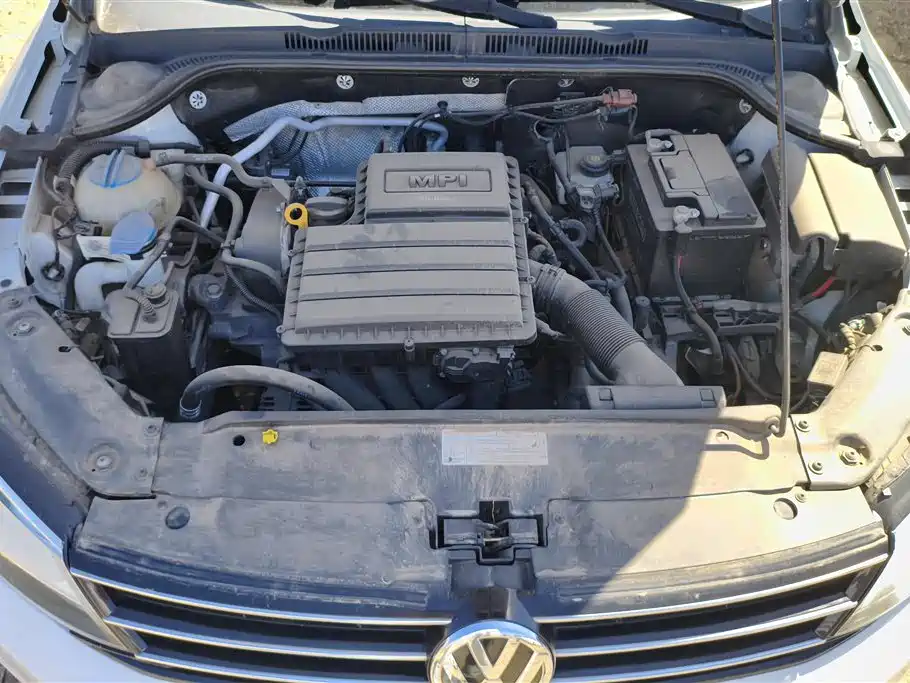Volkswagen Sagitar 2017 1.6L Automatic Comfort фото 10
