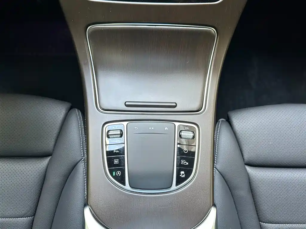 Mercedes-Benz GLC Coupe 2020 GLC 260 4MATIC Coupe SUV фото 15