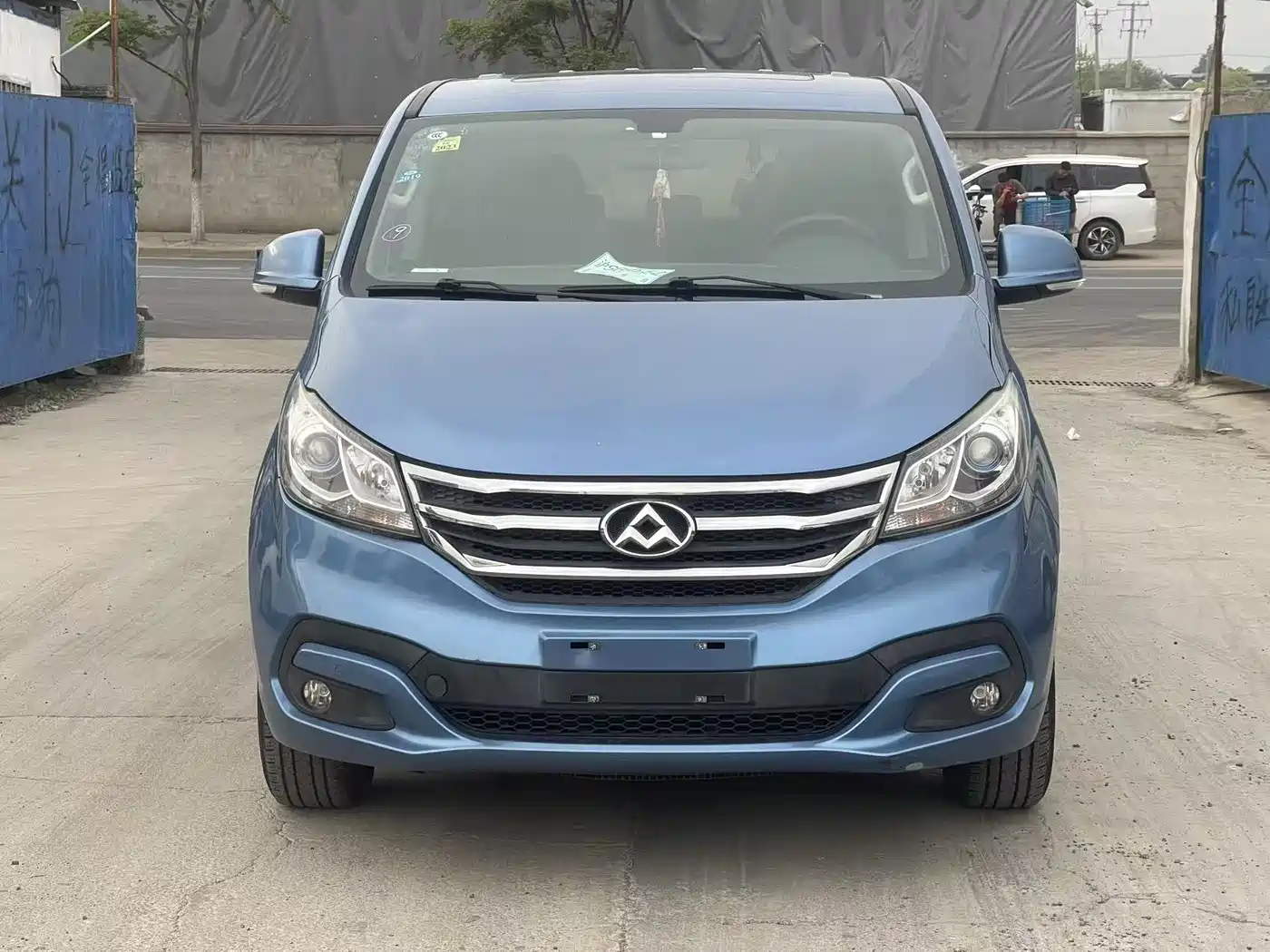 SAIC Maxus Maxus G10 2016 2.0T Automatic Executive Edition фото 2