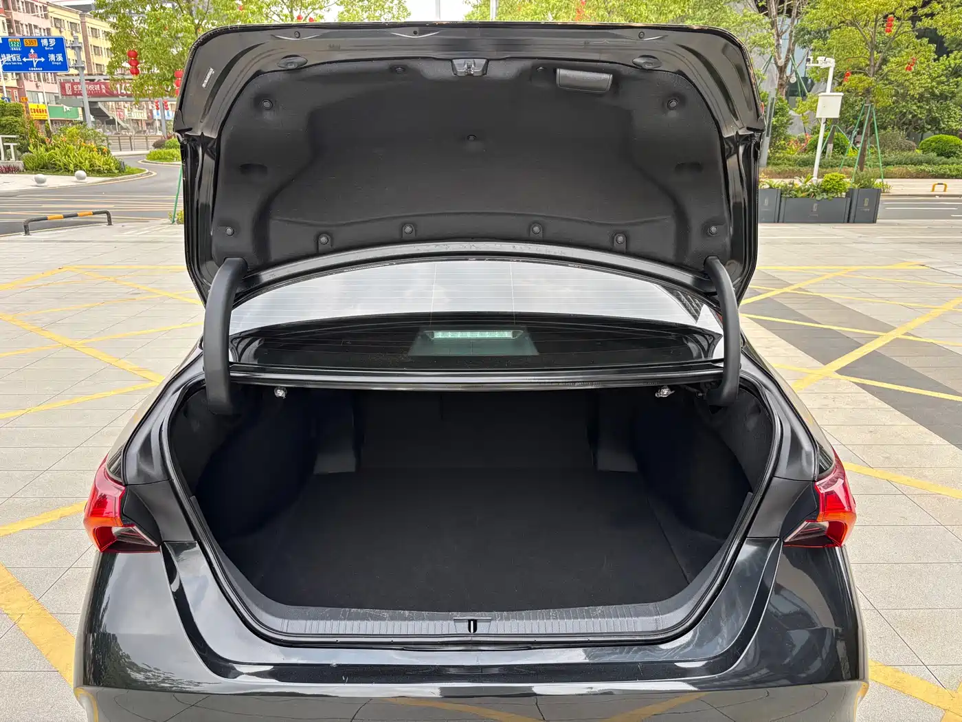 Toyota Avalon 2023 2.5L Touring Premium Edition фото 9