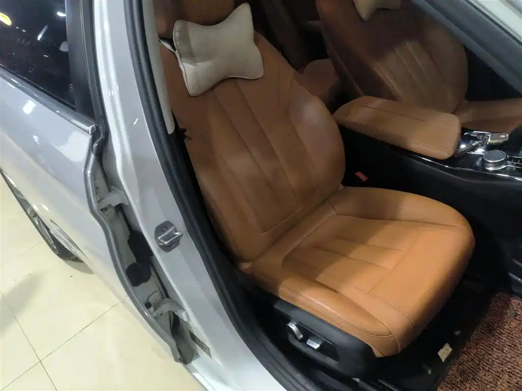 BMW 5 Series 2018 528Li Launch Special Edition фото 20