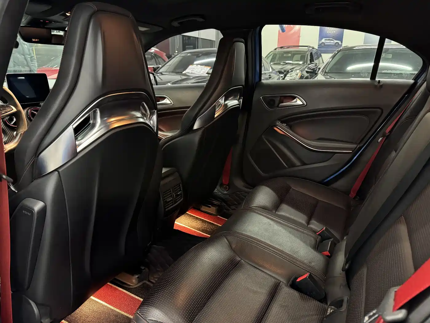 Mercedes-Benz A-Class AMG (Import) 2016 AMG A 45 4MATIC фото 13
