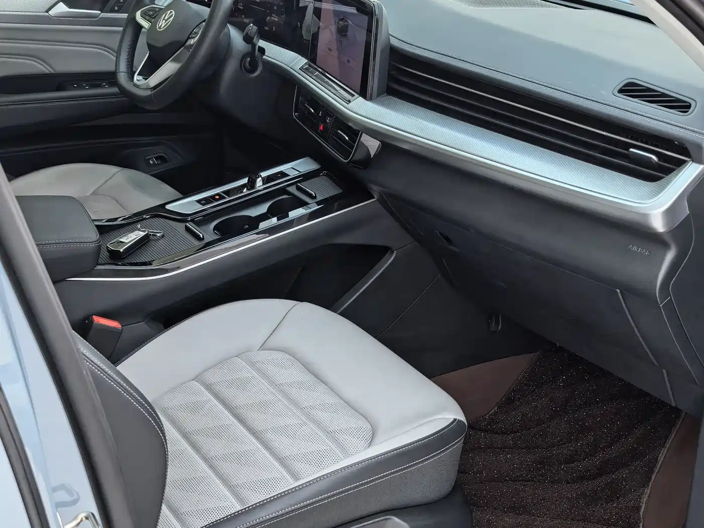 Volkswagen Talagon 2023 330TSI Luxury Touring Edition фото 18
