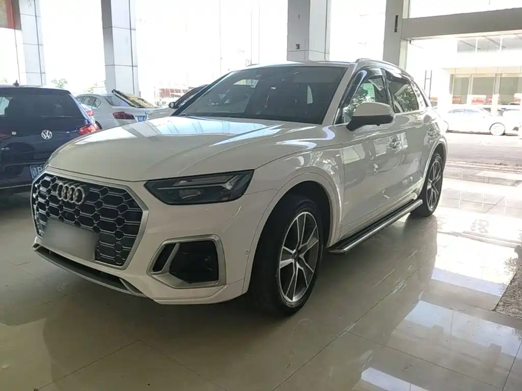 Фото 1 - Audi Q5L