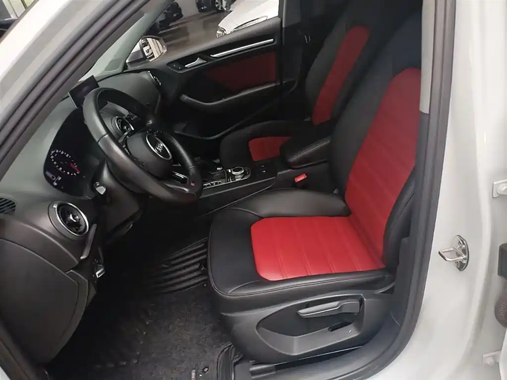 Audi A3 2018 30th Anniversary Limousine 35 TFSI Progressive фото 15