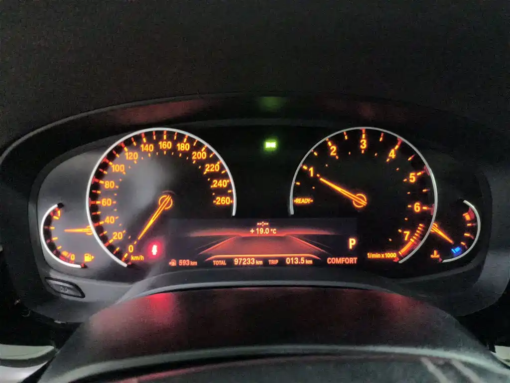BMW 5 Series 2018 528Li Launch Special Edition фото 8