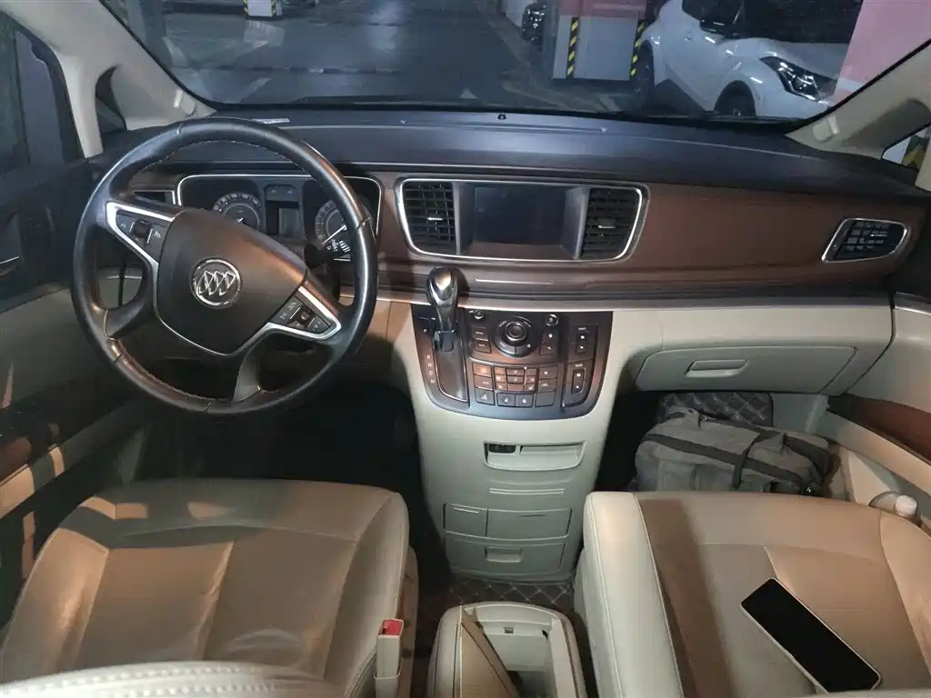 Buick GL8 2018 28T Premium Model China VI фото 13