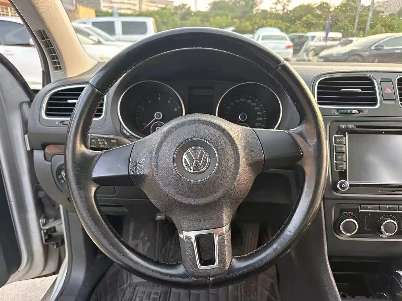 Volkswagen Golf 2012 1.6 Automatic Comfort Type фото 7