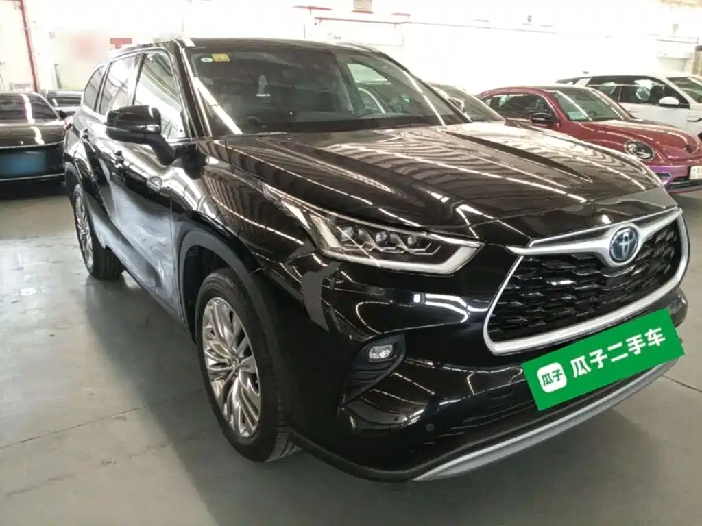 Toyota Highlander 2023 2.5L Smart Hybrid Dual Engine FWD Premium 7-Seater фото 22