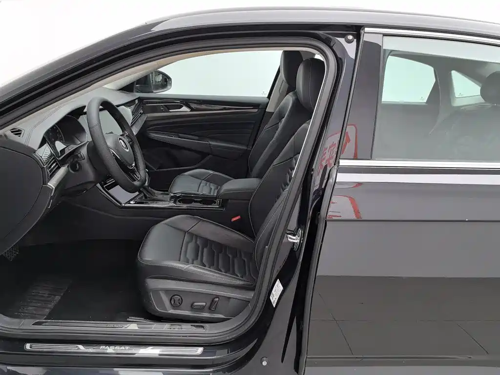 Volkswagen Passat 2021 Model 280TSI Elite Edition фото 10