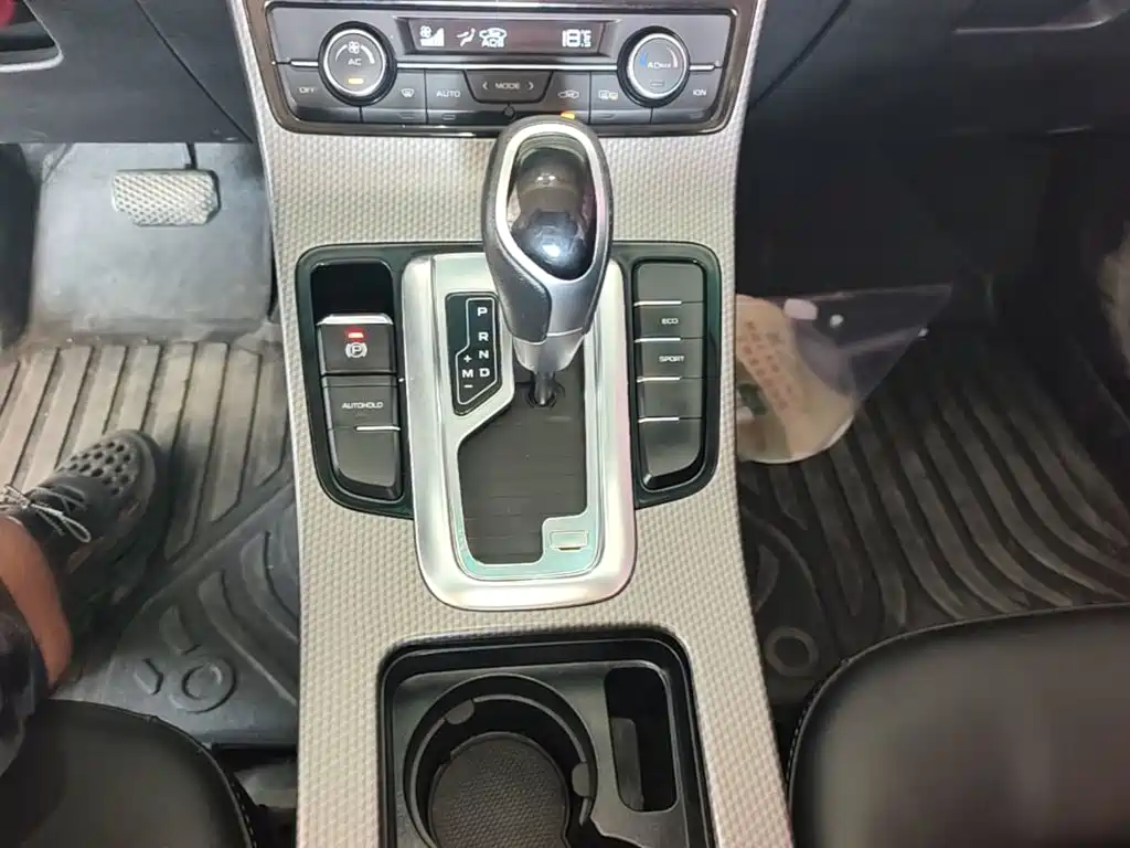 Geely Emgrand GS 2016 2016 Elegance Edition 1.3T Automatic Premium