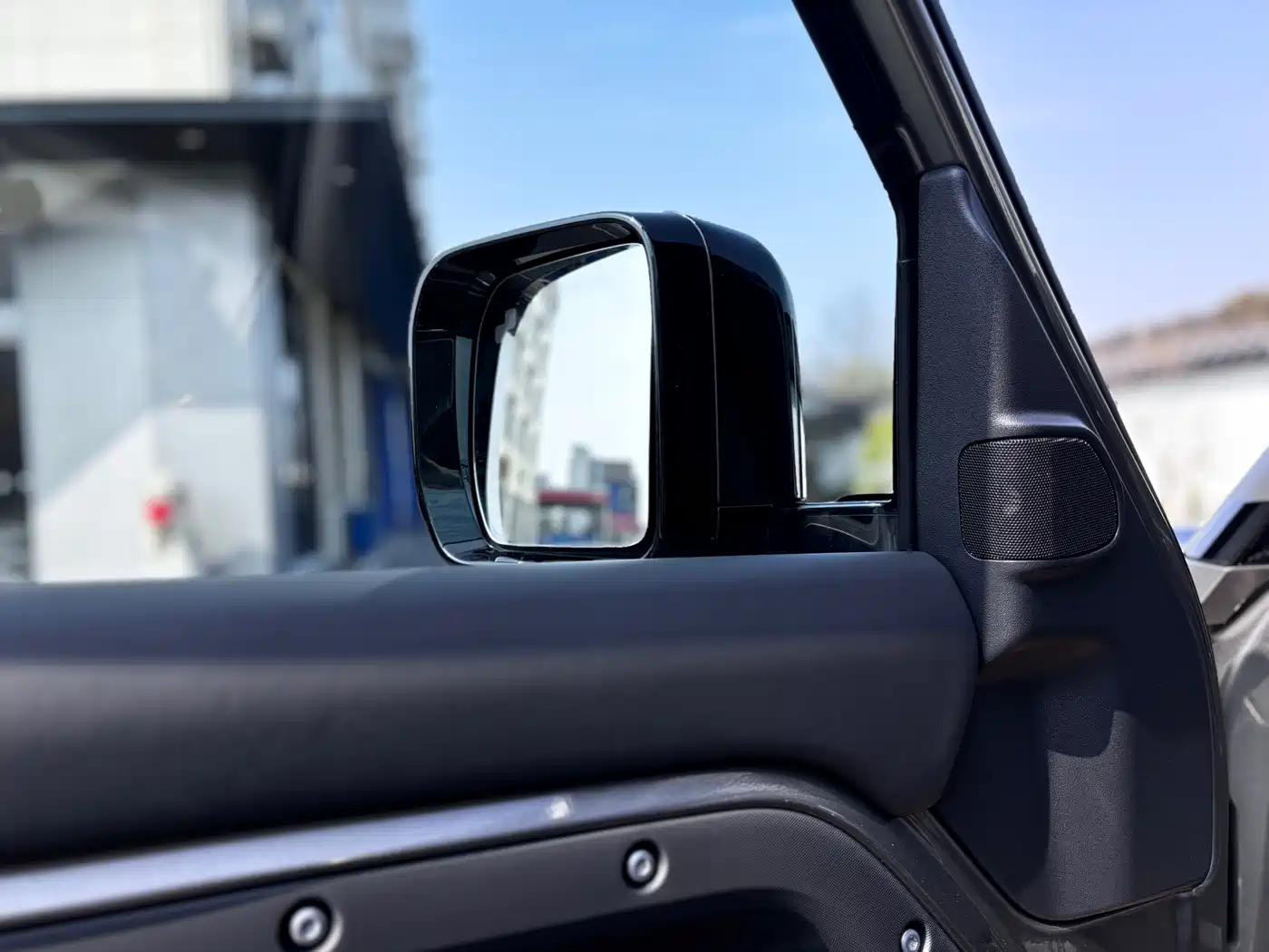 Land Rover Defender 2025 110 3.0T P400 X фото 13
