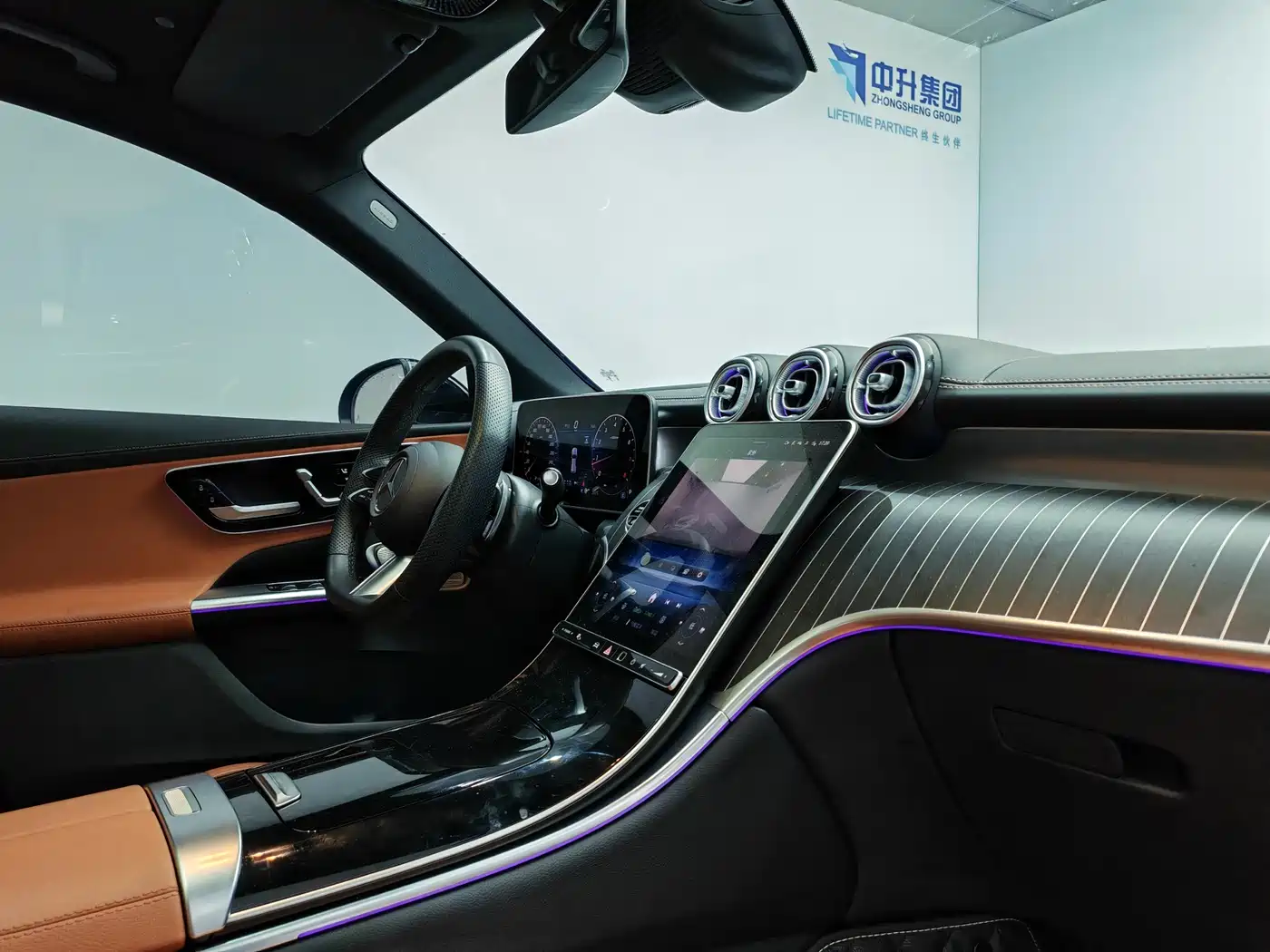 Mercedes-Benz GLC 2025 GLC 300 L 4MATIC Luxury 5-seater фото 15