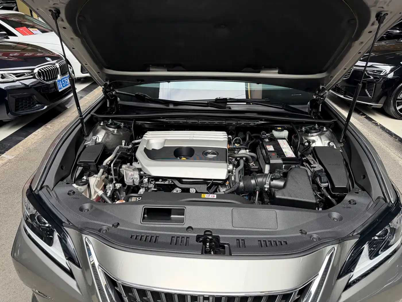 Lexus ES 2021 200 Excellence Edition фото 33