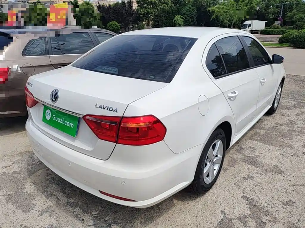 Volkswagen Lavida 2013 Facelift Classic 1.6L Automatic Trend фото 7