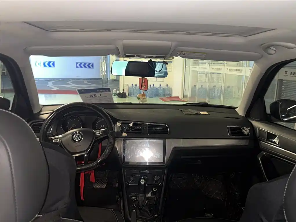 Volkswagen Lavida 2017 230TSI DSG Comfort Edition фото 14
