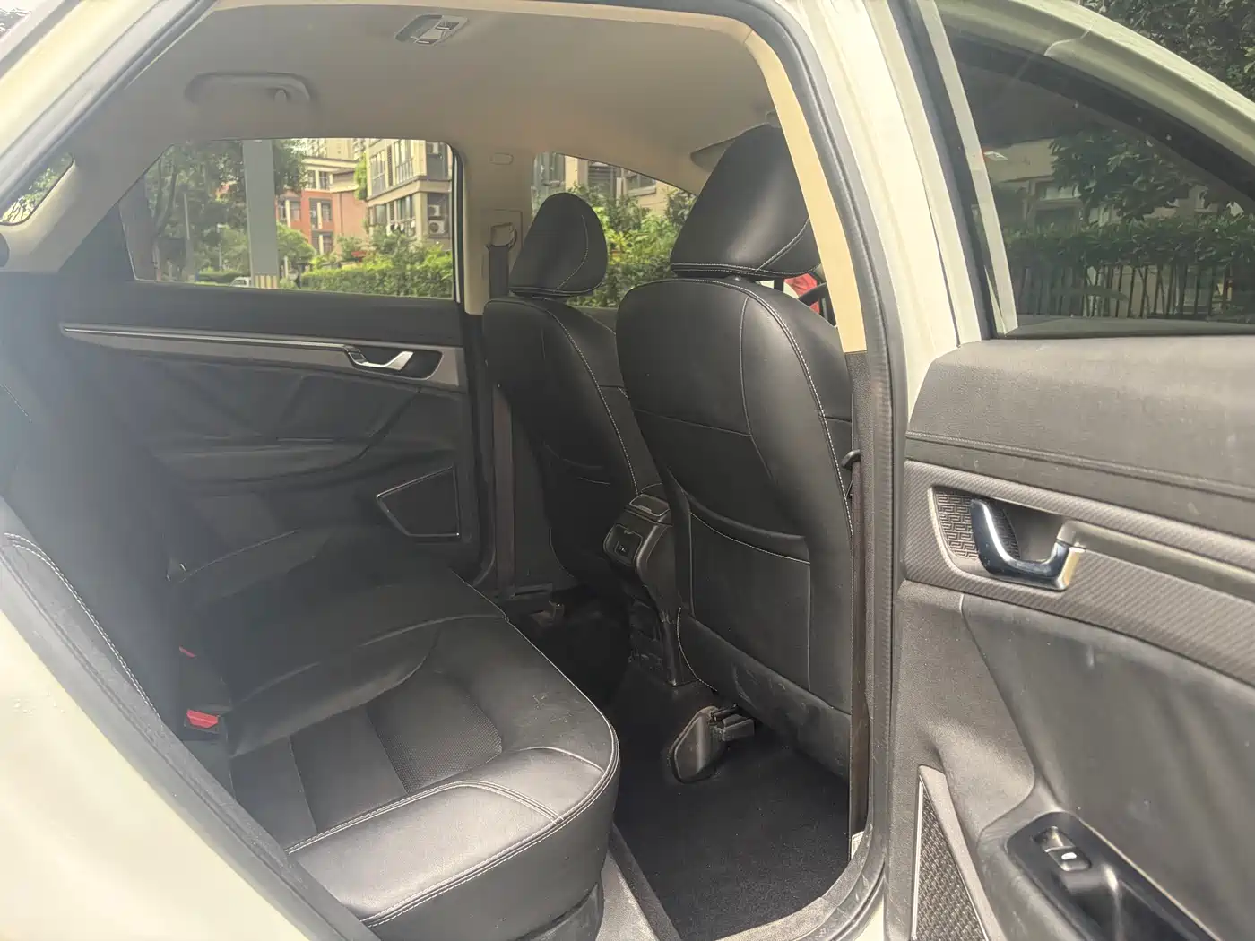 Geely Emgrand GS 2016 2016 Elegance Edition 1.3T Manual Premium