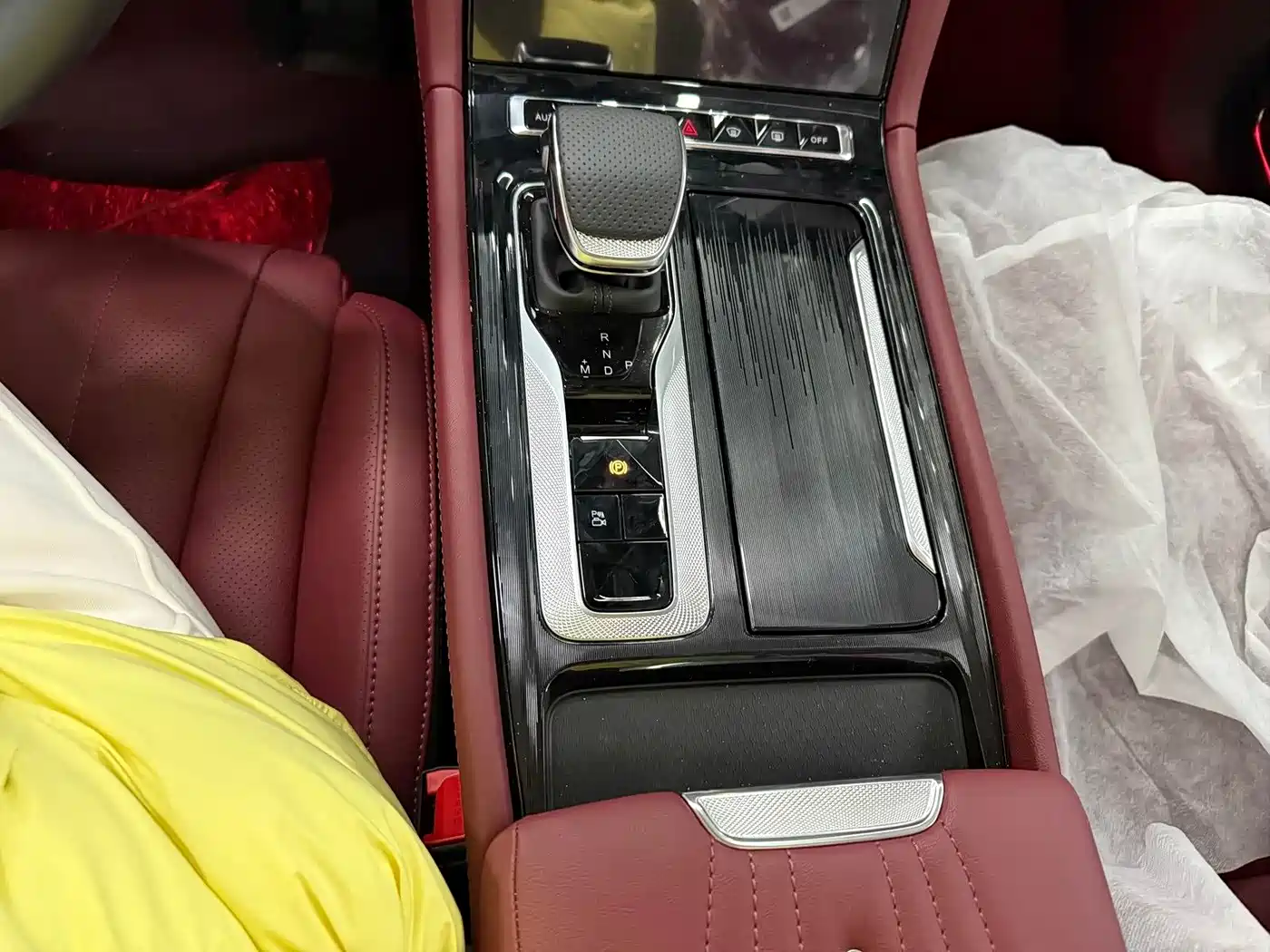 Hongqi H5 2025 1.5T HEV Qiyun 500,000 Units Commemorative Edition фото 11