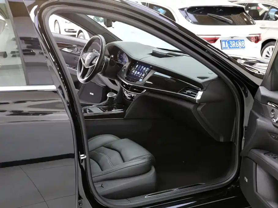 Фото 19 - Cadillac CT6