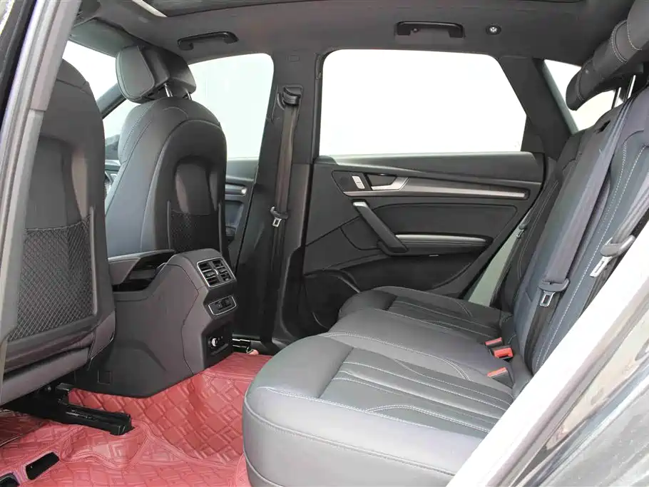 Audi Q5L 2023 40T Luxury Dynamic фото 7