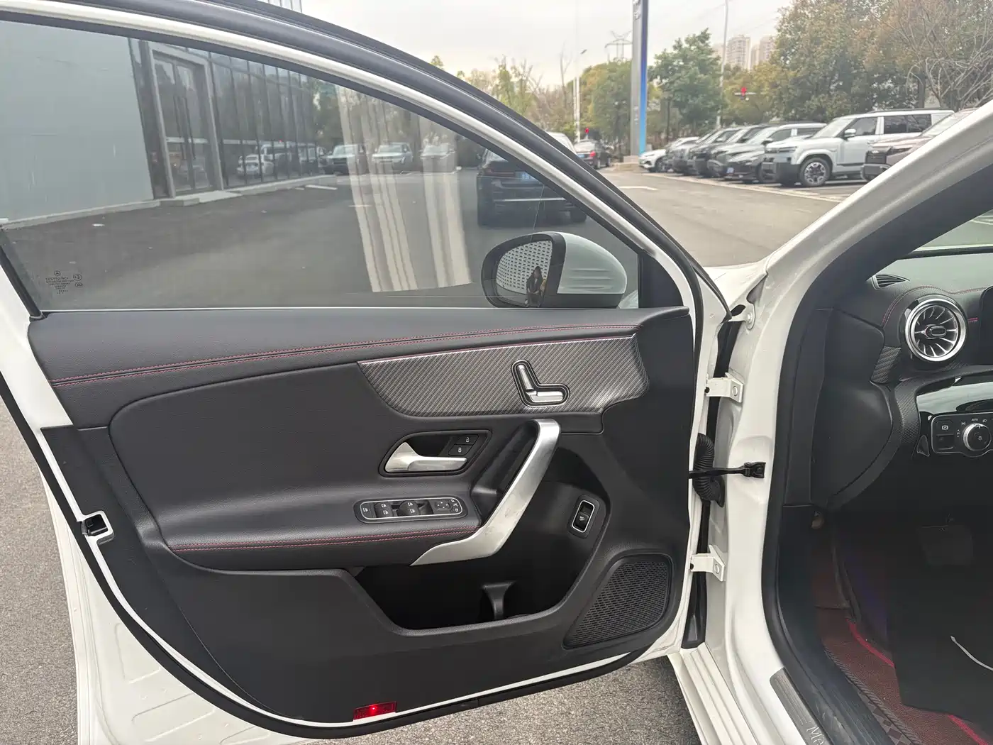 Mercedes-Benz A-Class 2024 A 200 L Sport Edition фото 5