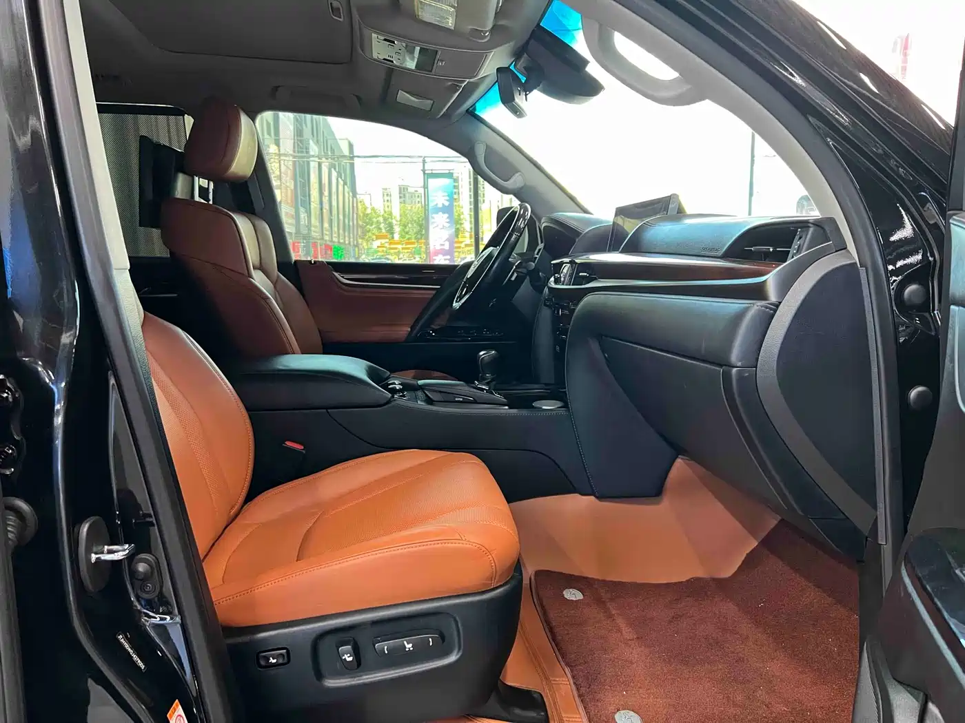 Lexus LX 2019 570 Peak Special Edition фото 8