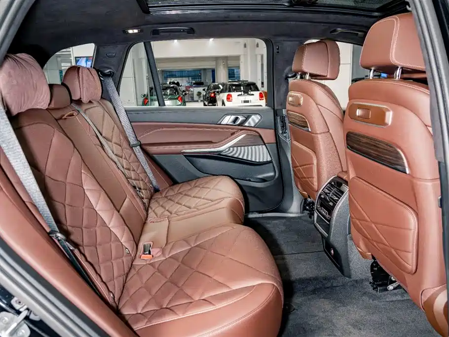 BMW X5 2025 Model xDrive 40Li Exclusive M Sport Blackout Package фото 24