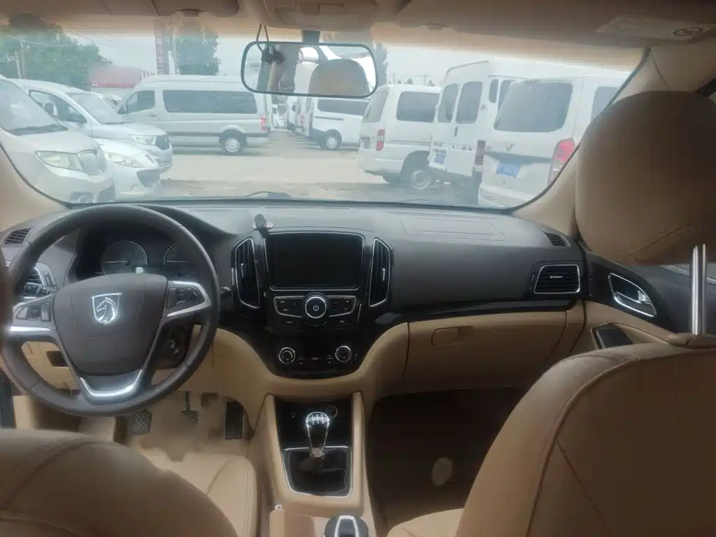 Baojun 730 2015 2014 1.5L Manual Luxury 7-seater