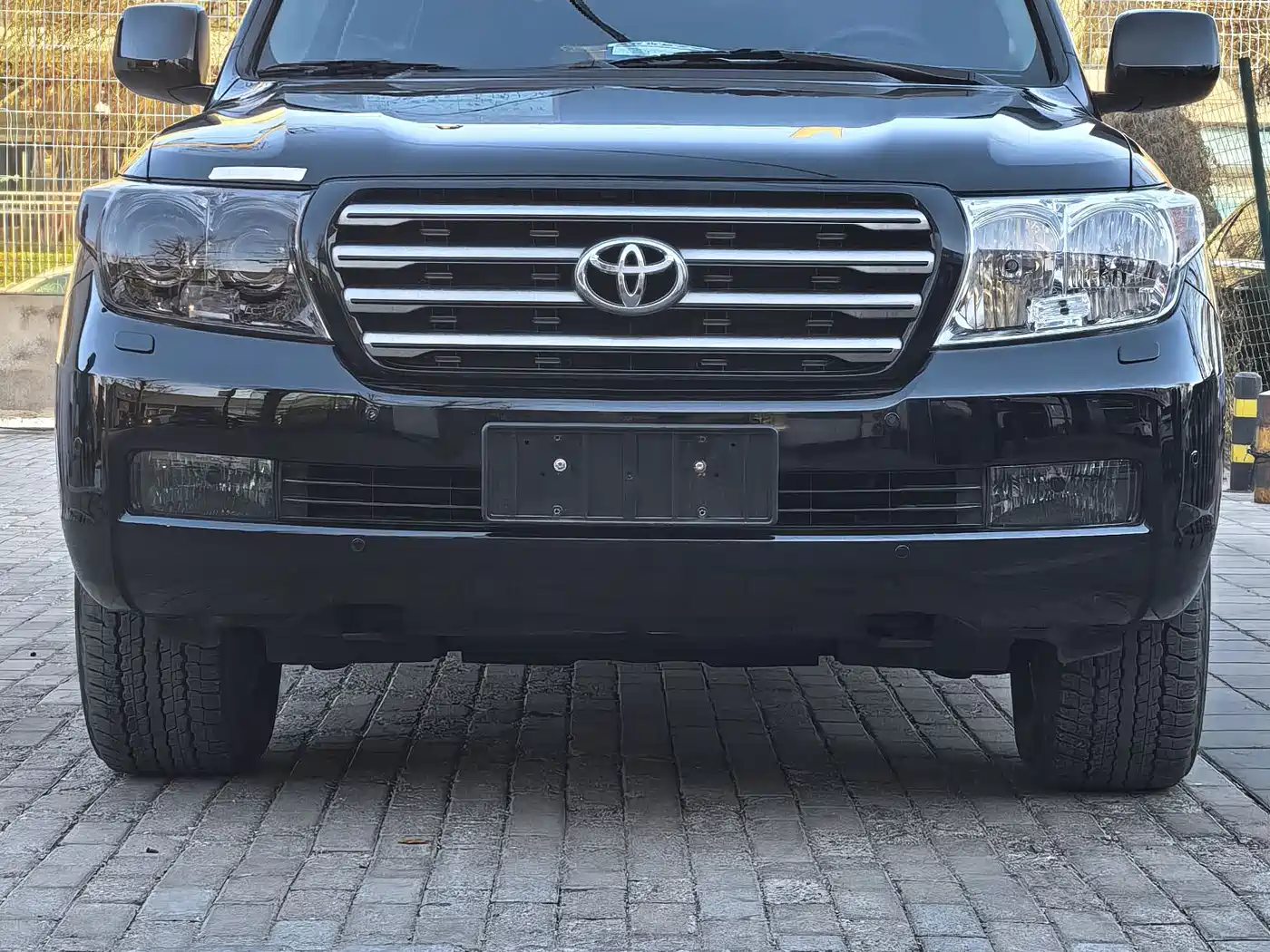 Toyota Land Cruiser 2010 Model 4.7L Automatic VX фото 2