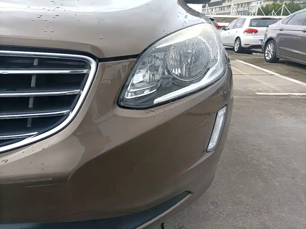 Фото 24 - Volvo XC60
