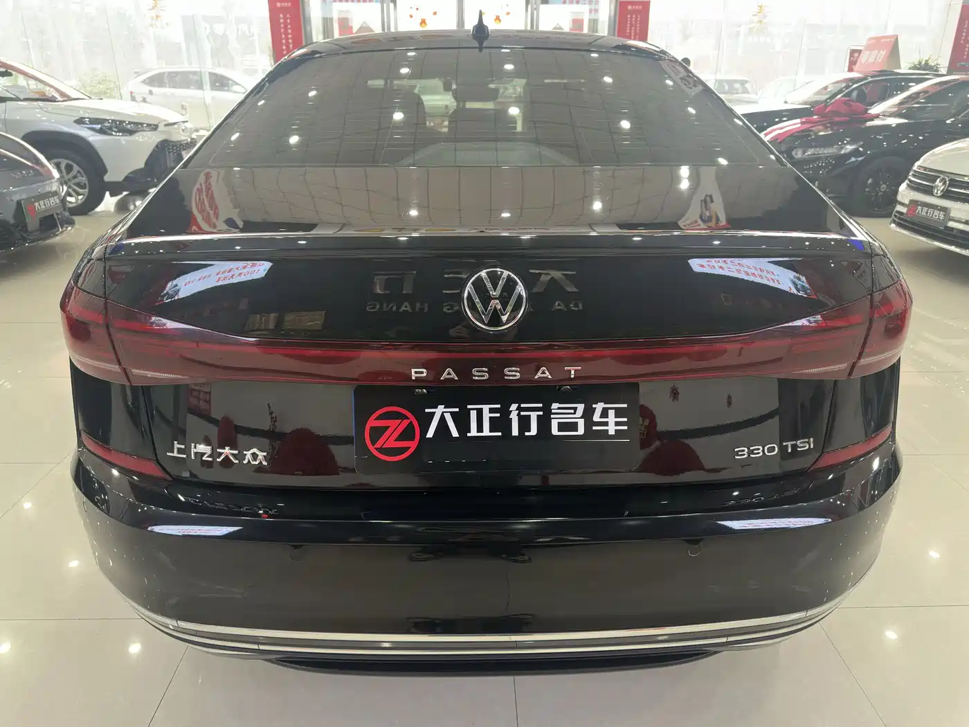 Volkswagen Passat 2022 330TSI Starlight Luxury Edition фото 4