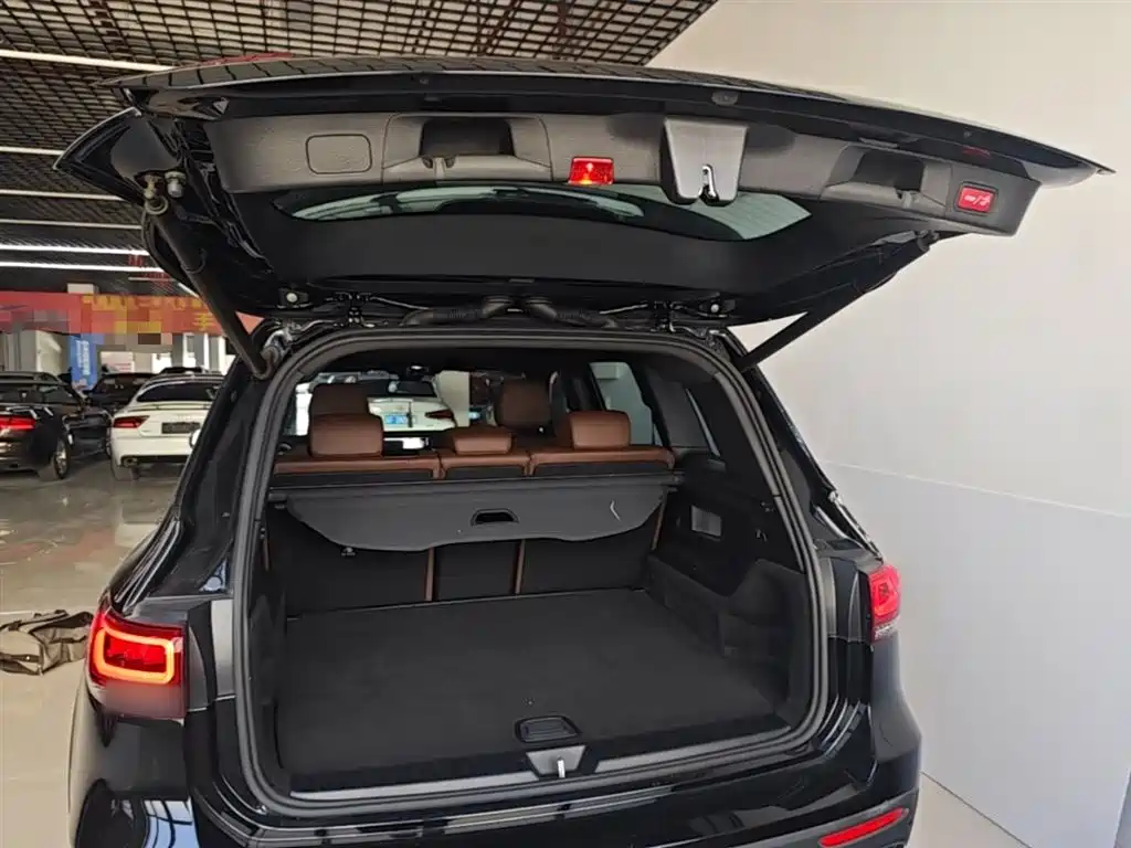 MERCEDES-BENZ GLB