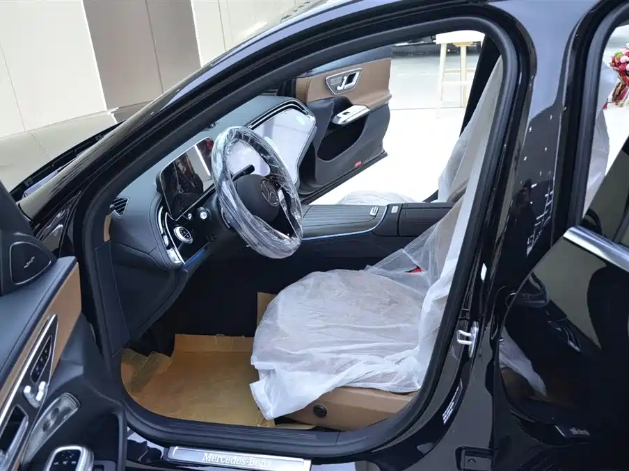 Mercedes-Benz E-Class 2026 E 300 L Luxury фото 4