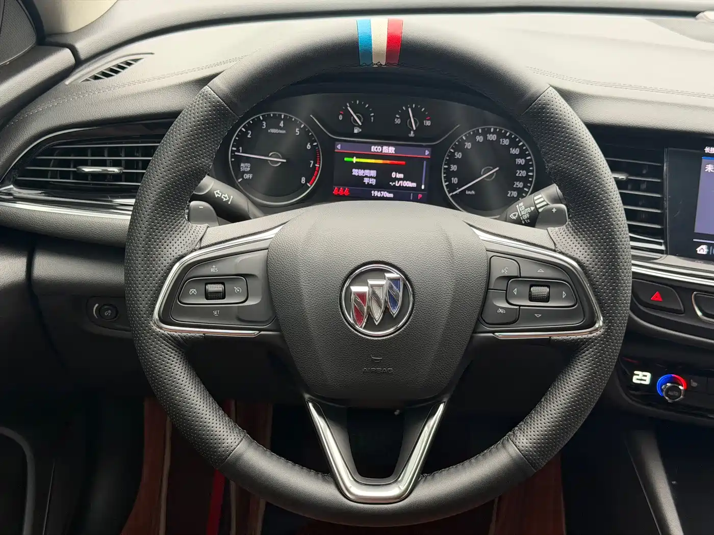 Фото 9 - Buick Regal