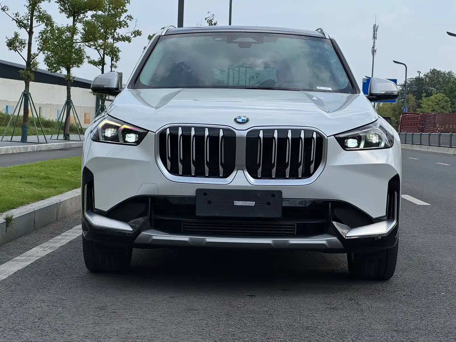 Фото 2 - BMW X1