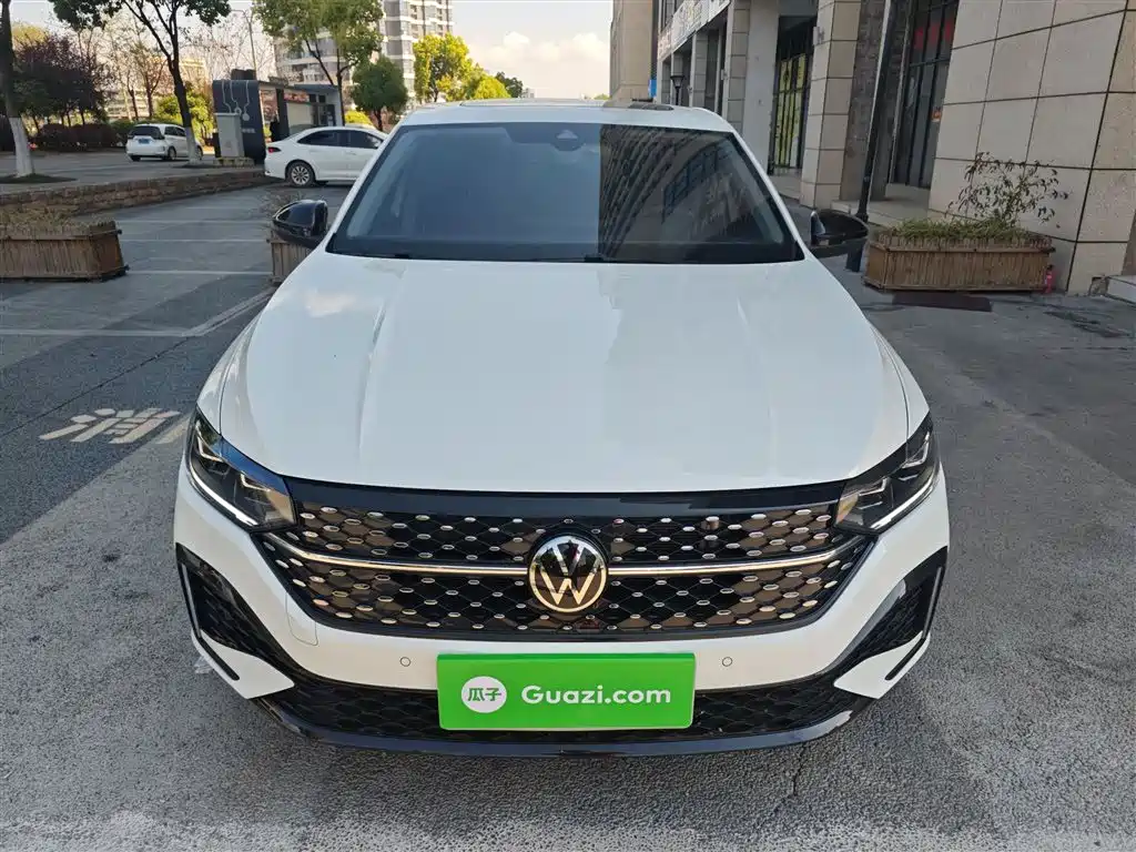 Volkswagen Lavida 2024 Model 300TSI DSG Starlight Leading Edition фото 3