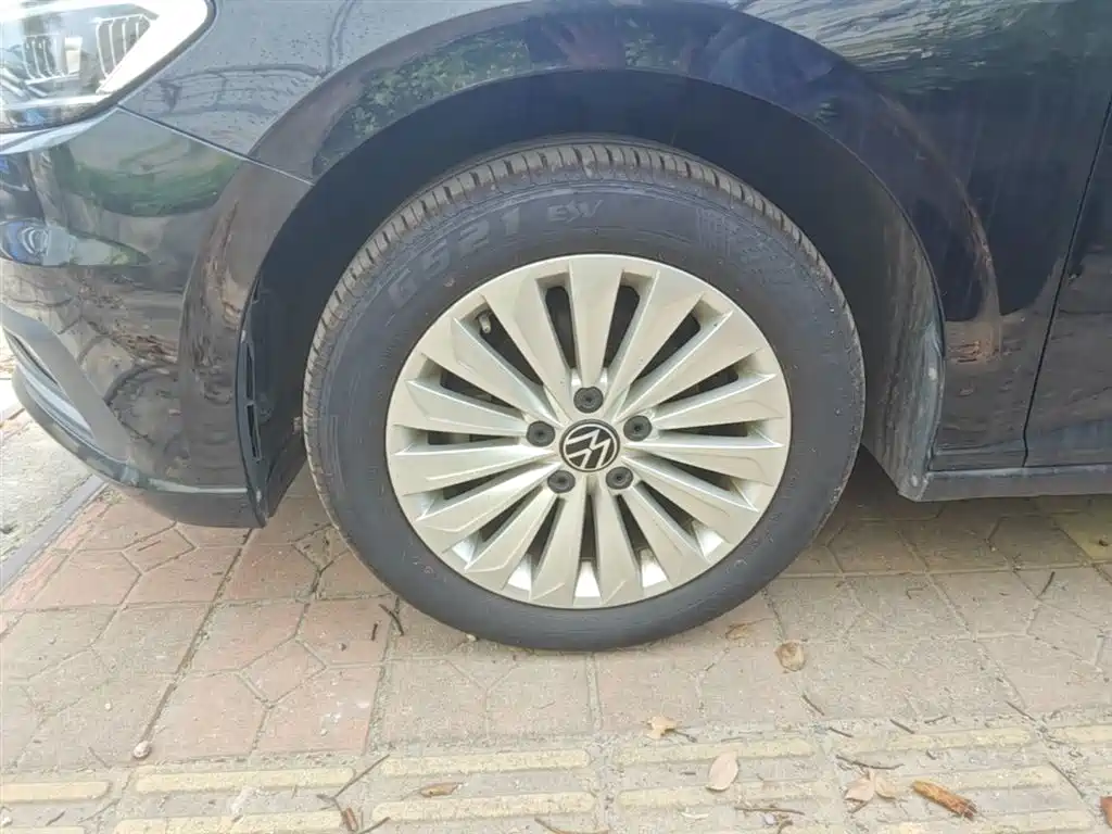 Volkswagen Lavida 2021 1.5L Automatic Vision Edition фото 23