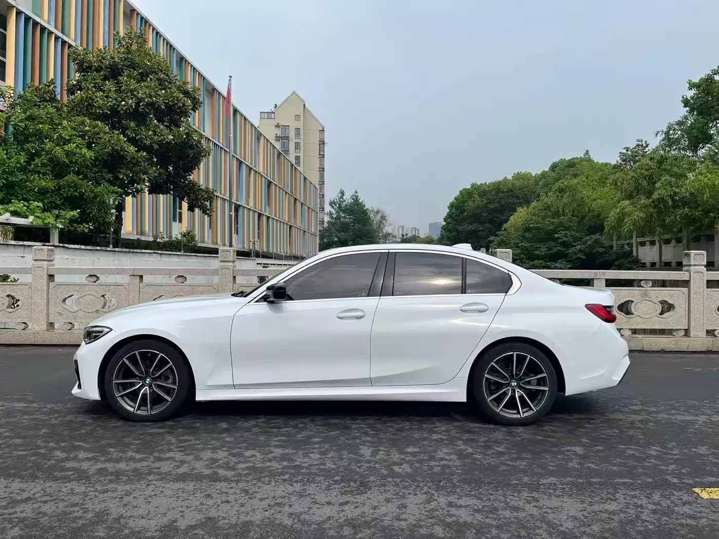 BMW 3-SERIES