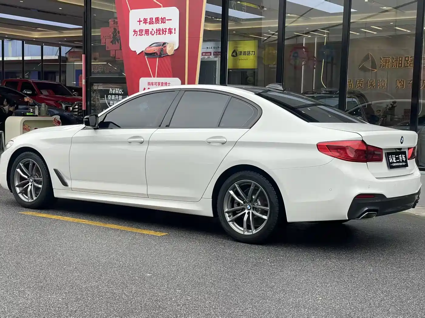 BMW 5 Series (Import) 2019 525i M Sport Package фото 5