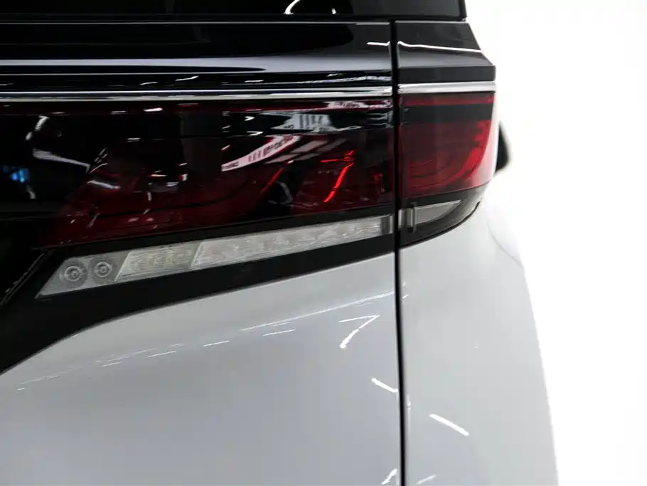 Toyota Vellfire 2024 Crown Hybrid 2.5L Executive Premium Edition фото 10