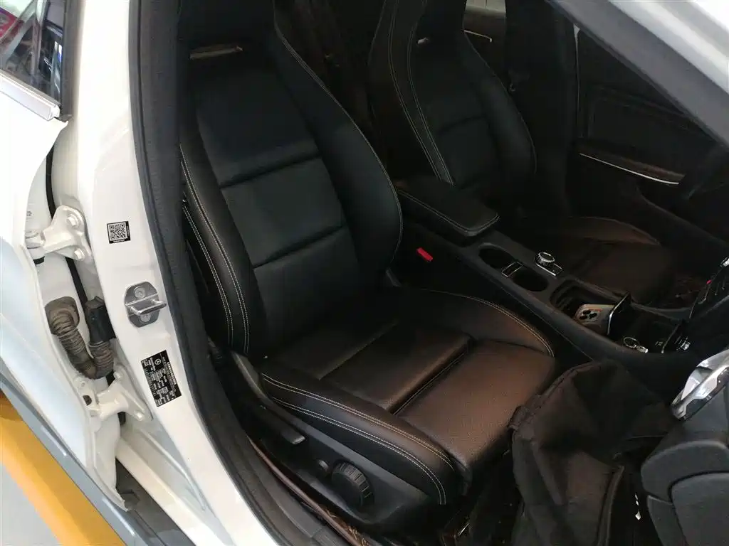 Mercedes-Benz GLA 2018 GLA 200 Fashion фото 20