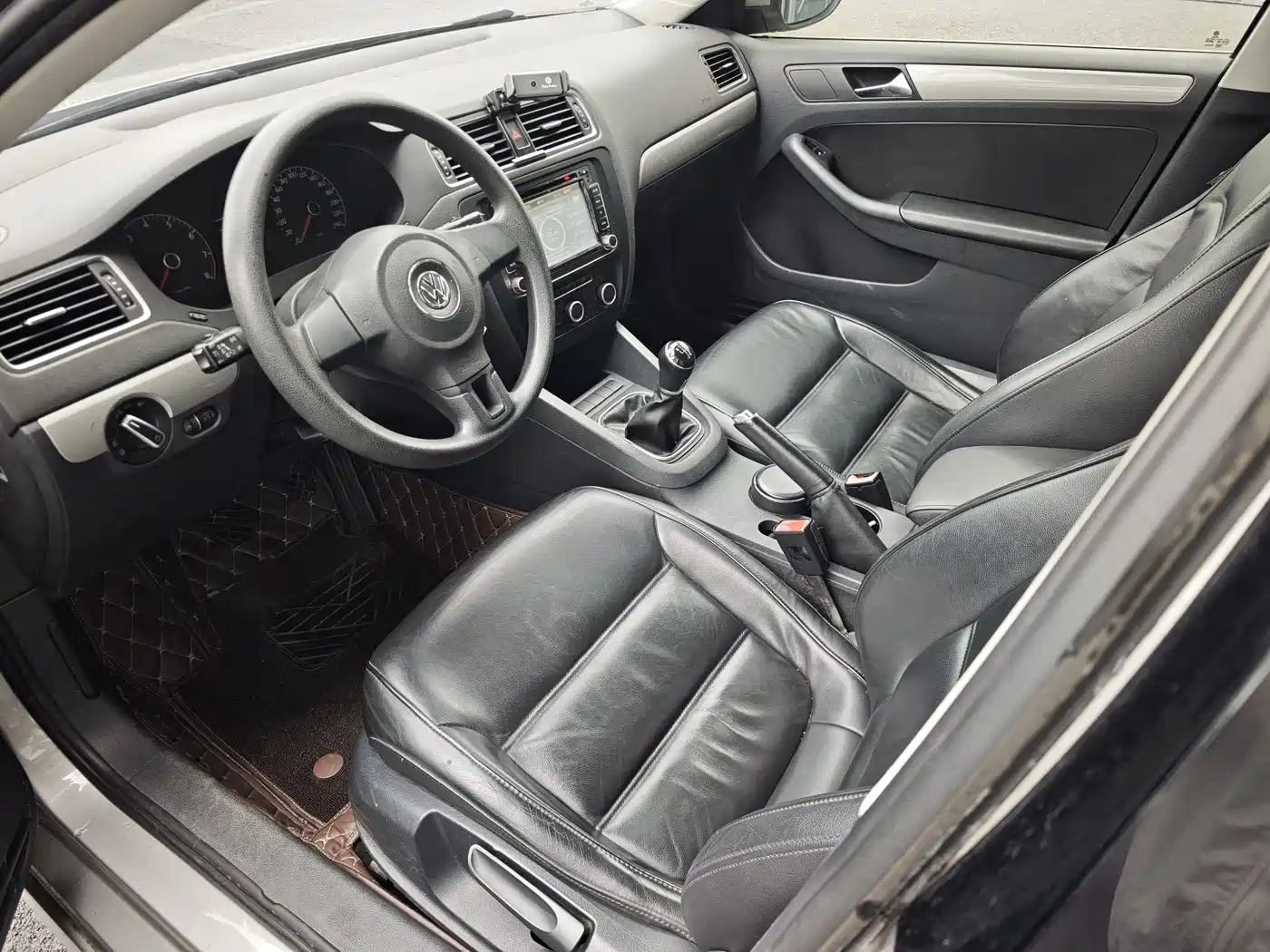 Volkswagen Sagitar 2012 Model 1.6L Manual Comfort фото 4