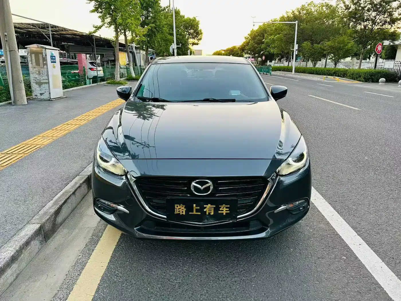 Фото 2 - Mazda Mazda 3